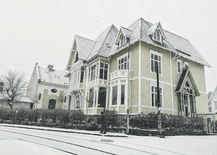 Karine * Μπέργκεν